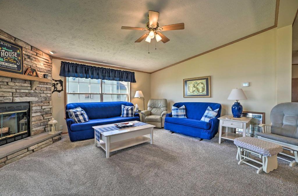 Houghton Lake House | Houghton Lake House with Fire Pit - 2 Mi to Trails!