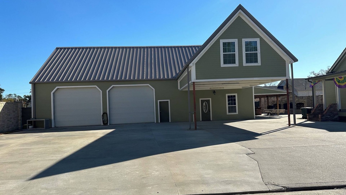Houma Cabin | HOUMA 45 MILES FROM NOLA INTERNATIONAL AIRPORT, FISHING, HISTORIC DOWNTOWN HOUMA