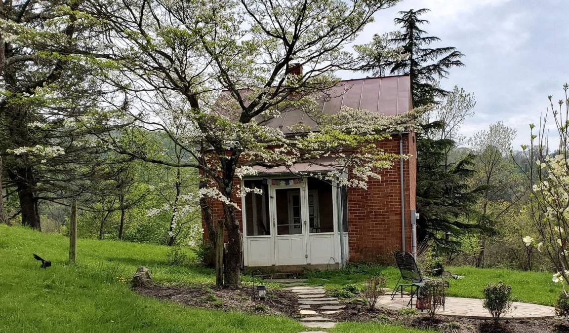 Front Royal House | House ∙ 1 bedroom ∙ 6 guests