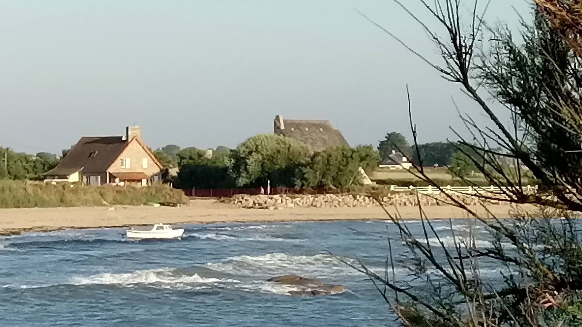 Montfarville House | House 10 meters from a sandy beach near Barfleur