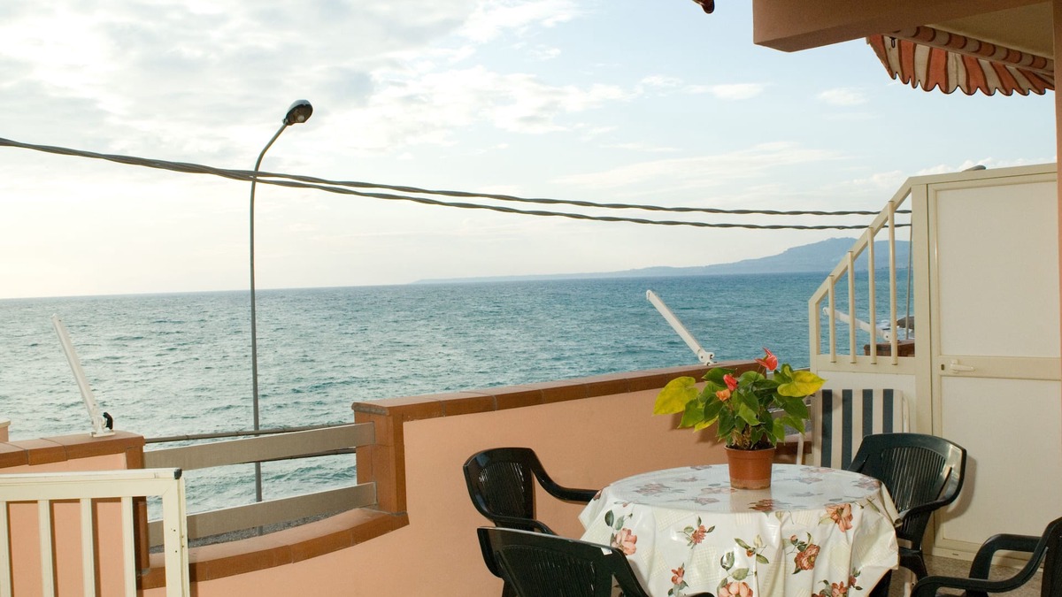 Seccagrande Apartment | House 10 meters from the sea
