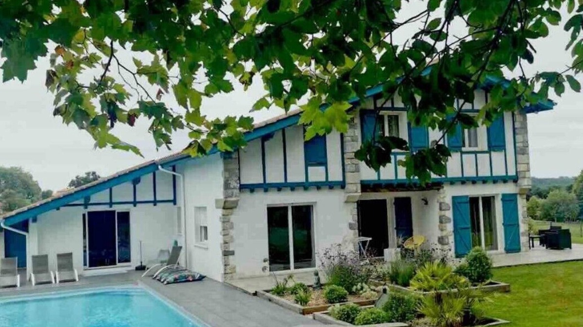 Arcangues House | House 10 people ideally located between sea and montagen