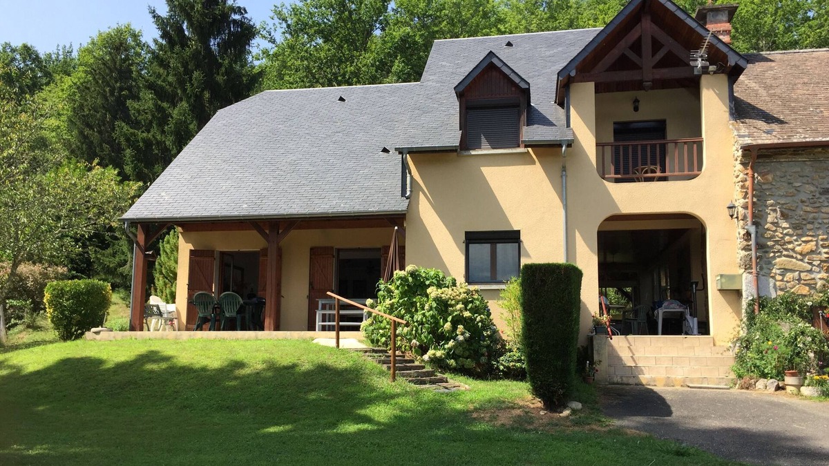 Pareac House | House 12O m2 spacious and very quiet near Lourdes.