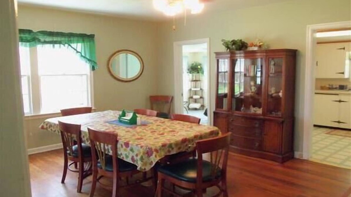 Huron House | House #134 cozy 4 bedroom family house with great views.