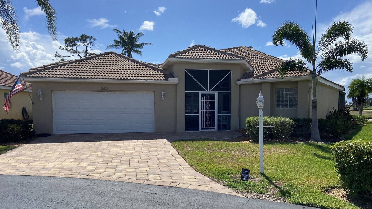 Burnt Store Marina House | House - 2 Bdrm-2 Bath w/Pool on Golf Course