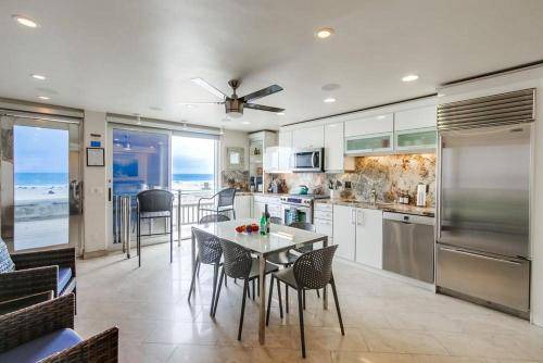 Mission Beach House | House ∙ 2 bedrooms ∙ 6 guests