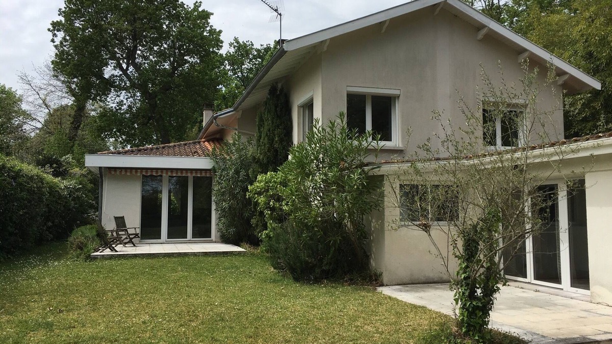 Bruges House | HOUSE 260 M2 5 BEDROOMS POOL GARDEN 1. 600 M2 NEAR BORDEAUX CENTRE