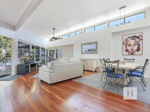 Summerland Point House | House ∙ 3 bedrooms ∙ 6 guests