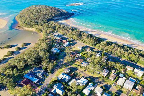 Narrawallee House | House ∙ 3 bedrooms ∙ 8 guests