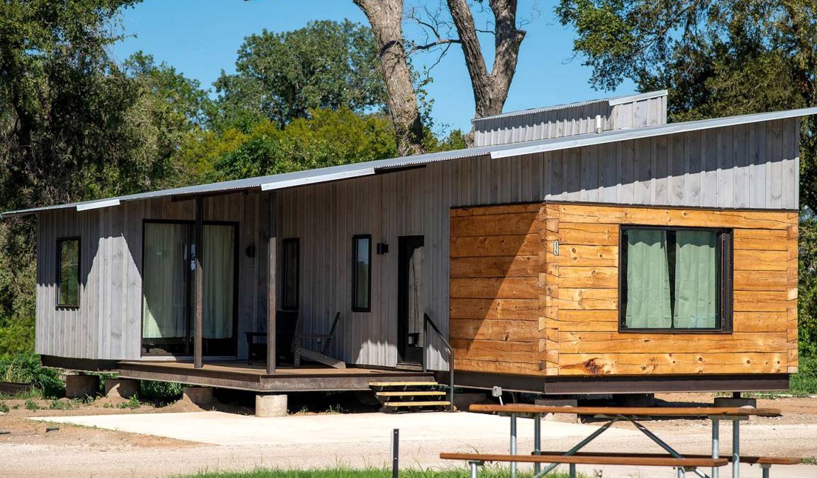 Waco House | House ∙ 3 bedrooms ∙ 11 guests