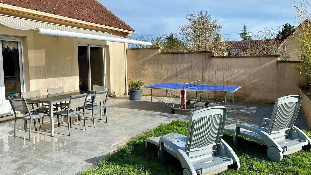 Buzancais House | House 3 Bedrooms-Pool Table-Wifi-Garden-Canoe