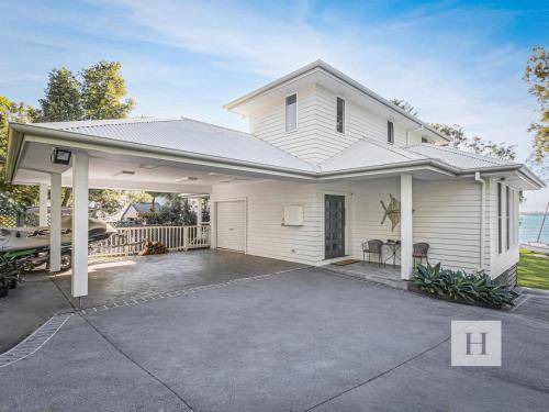 Summerland Point House | House ∙ 4 bedrooms ∙ 8 guests