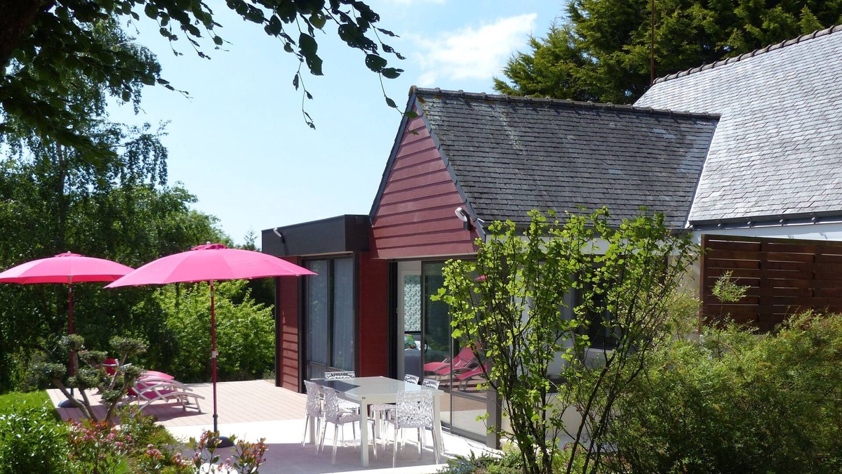Clohars-Carnoet House | House 4 * Free WIFI pool 28 °; Tennis; Wooded park 15,000 m²; Car park