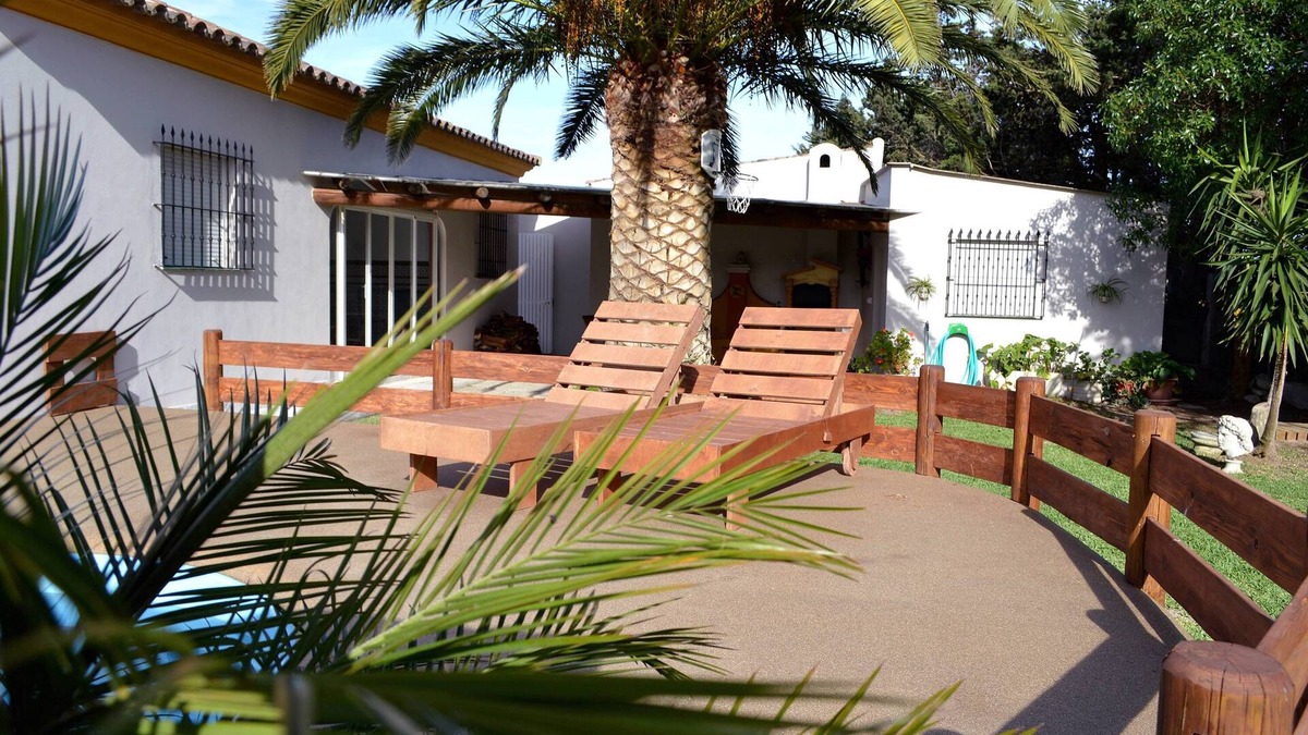Los Canos de Meca Ski Chalet | House 4 Mar y Arena. Villa with private pool and all possible extras.