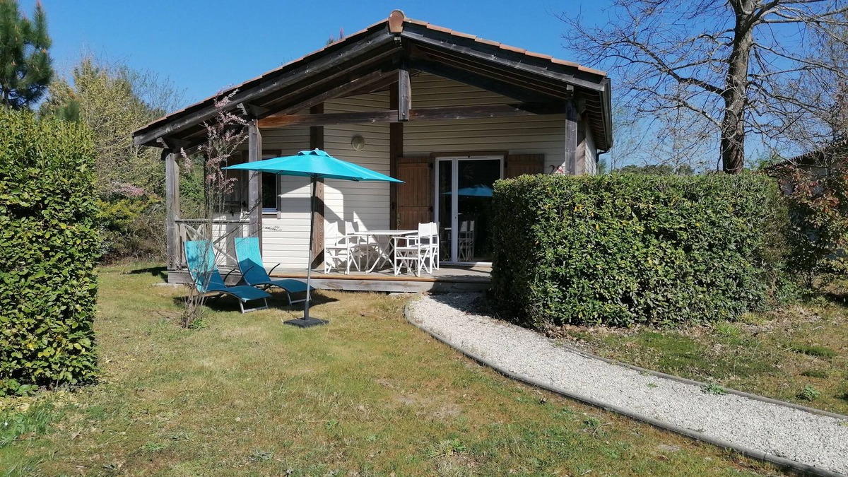 Parentis-en-Born House | House 4 pers. in residence with swimming pools, wifi