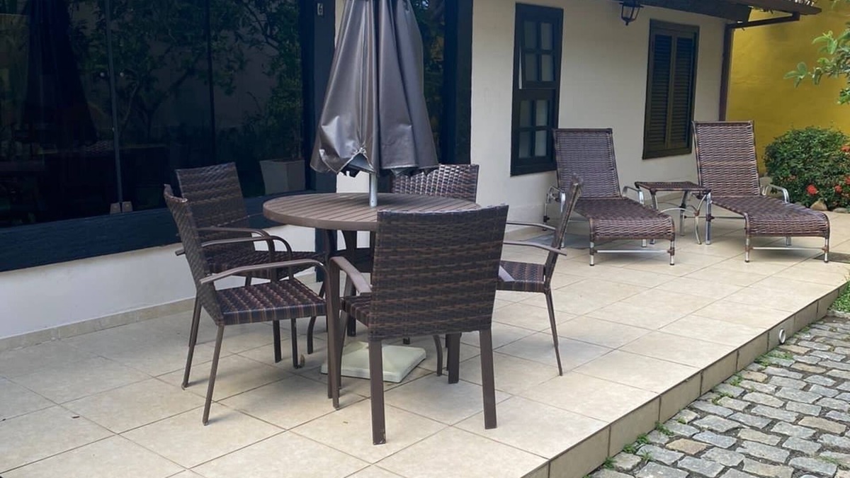 Buzios House | House 4 suites in condominium near Geriba.