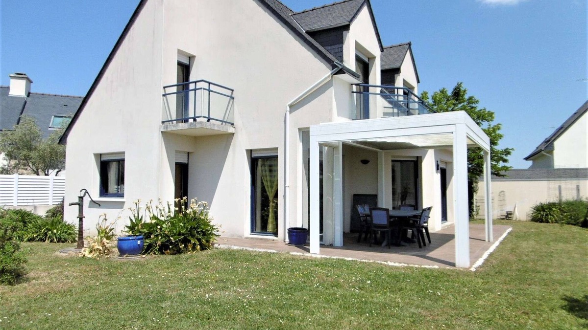 Saint-Jacques House | House 5 rooms 8 people with enclosed garden near the sea