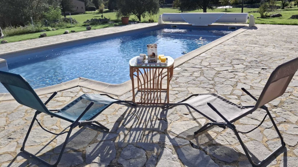 Les Vans Villa | House 6/8 persons (10 max), with swimming pool, garden 4800m2, les vans Sud Ardèche