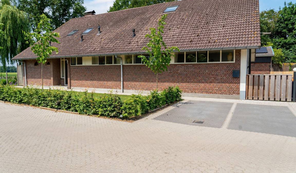 Megchelen House | House ∙ 7 bedrooms ∙ 16 guests
