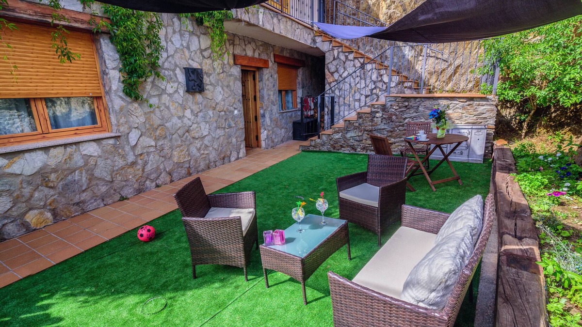 La Omanuela House | House 'Aguas Frías 3' with Mountain Views, Private Garden and Wi-Fi