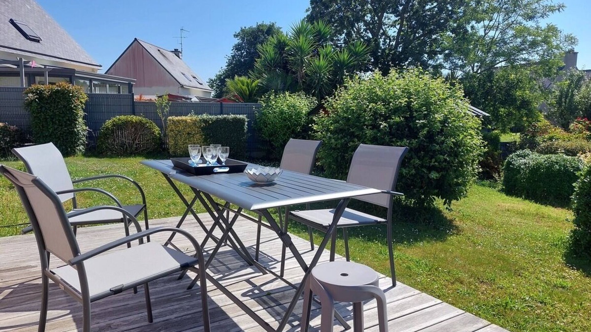 Nevez House | House and enclosed garden facing south, quiet, close to the center, 3 km from the beaches