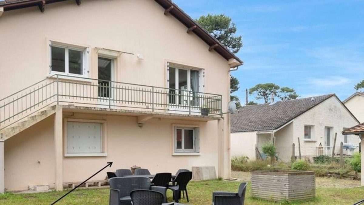 Saint-Brevin-les-Pins Ski Chalet | House and garden, 600 m from the sea, in St Brevin