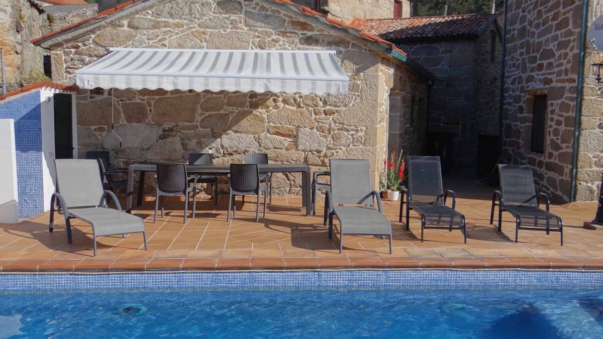 Muros House | House As Xardeiras. House with swimming pool and t