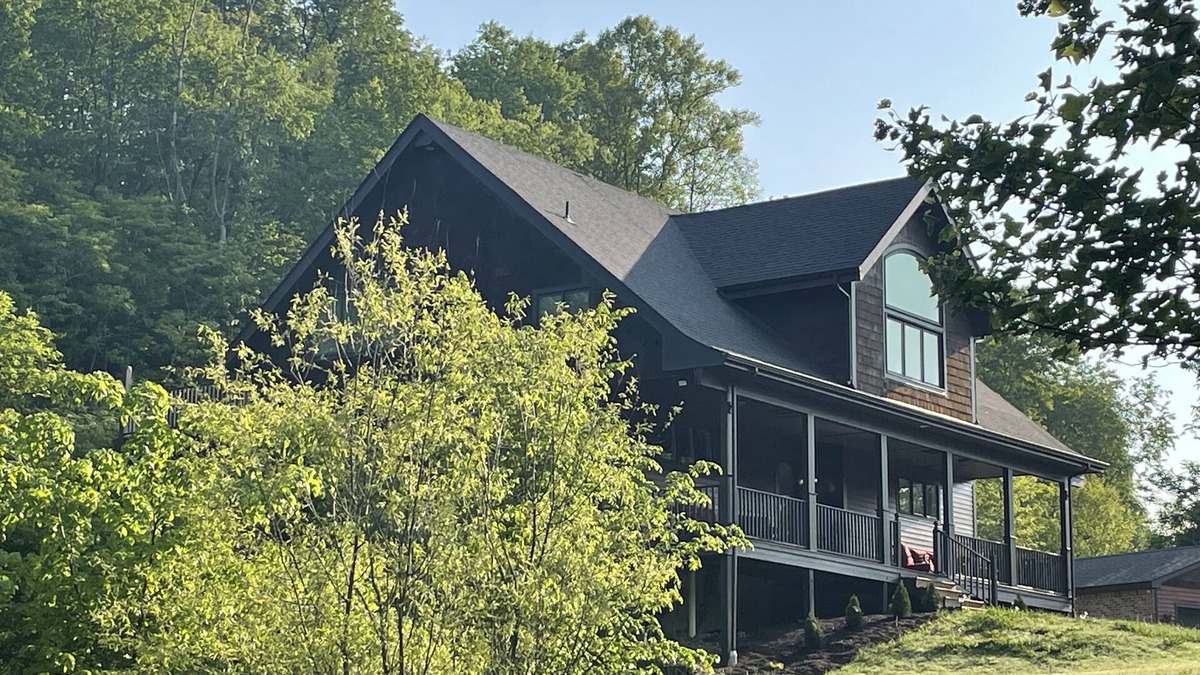 Monaca House | House at Maple Ridge