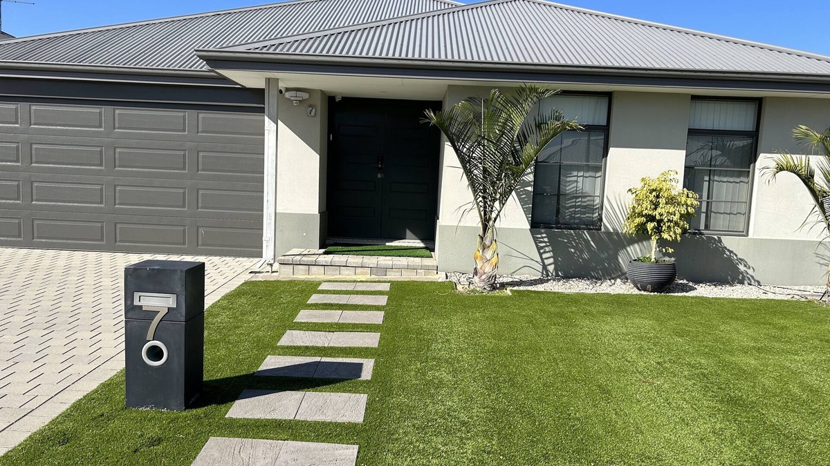 Ellenbrook House | House at the back of the Vines Golf Club in Swan Valley region.
