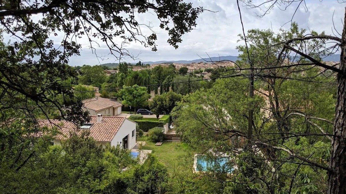La Tour-d'Aigues House | House at the foot of the Luberon 160 m2 at the edge of the forest with swimming pool