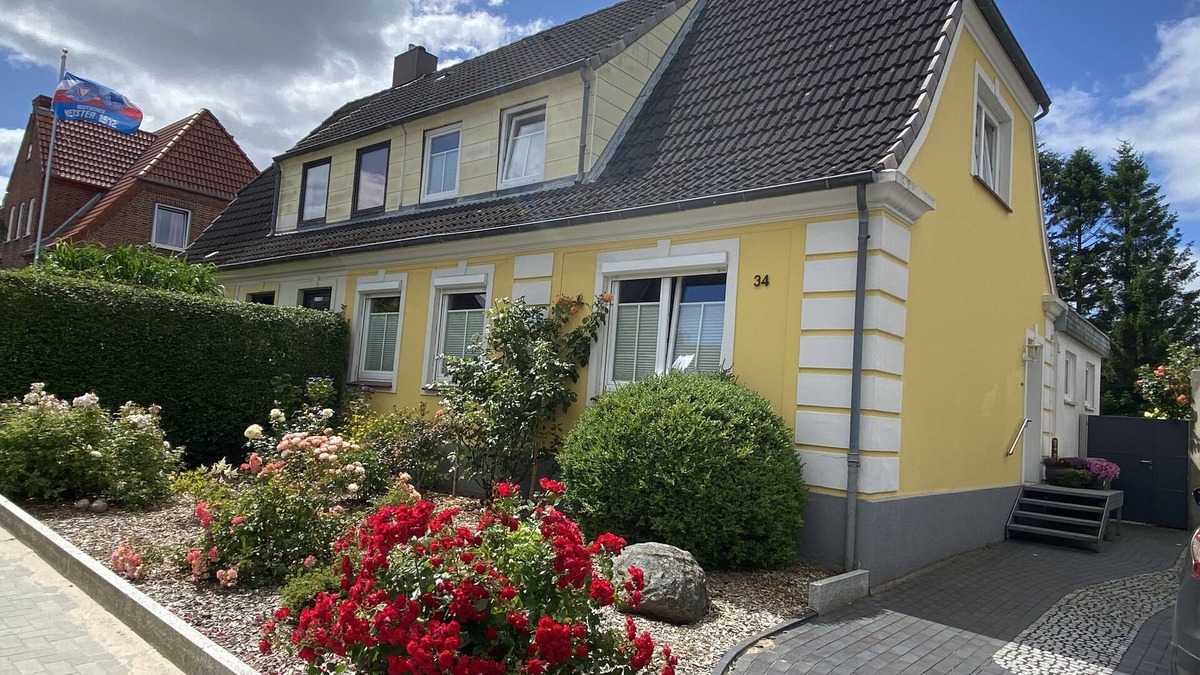 Schleswig House | House between the seas in Schleswig, quiet and central, large garden