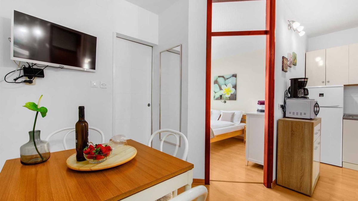 Kukci Apartment | House bungalow Garden with pool in Porec