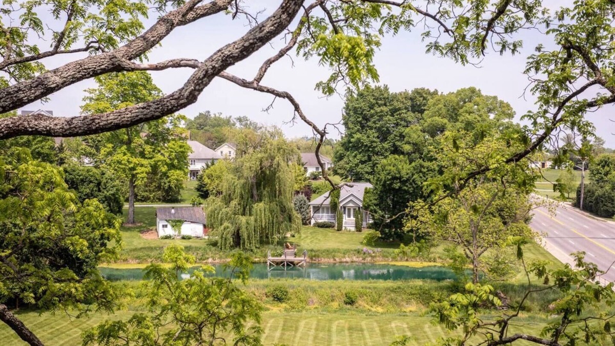 Harrisonburg House | House By the Side of the Road - By the Side Of the Road Inn and Cottages