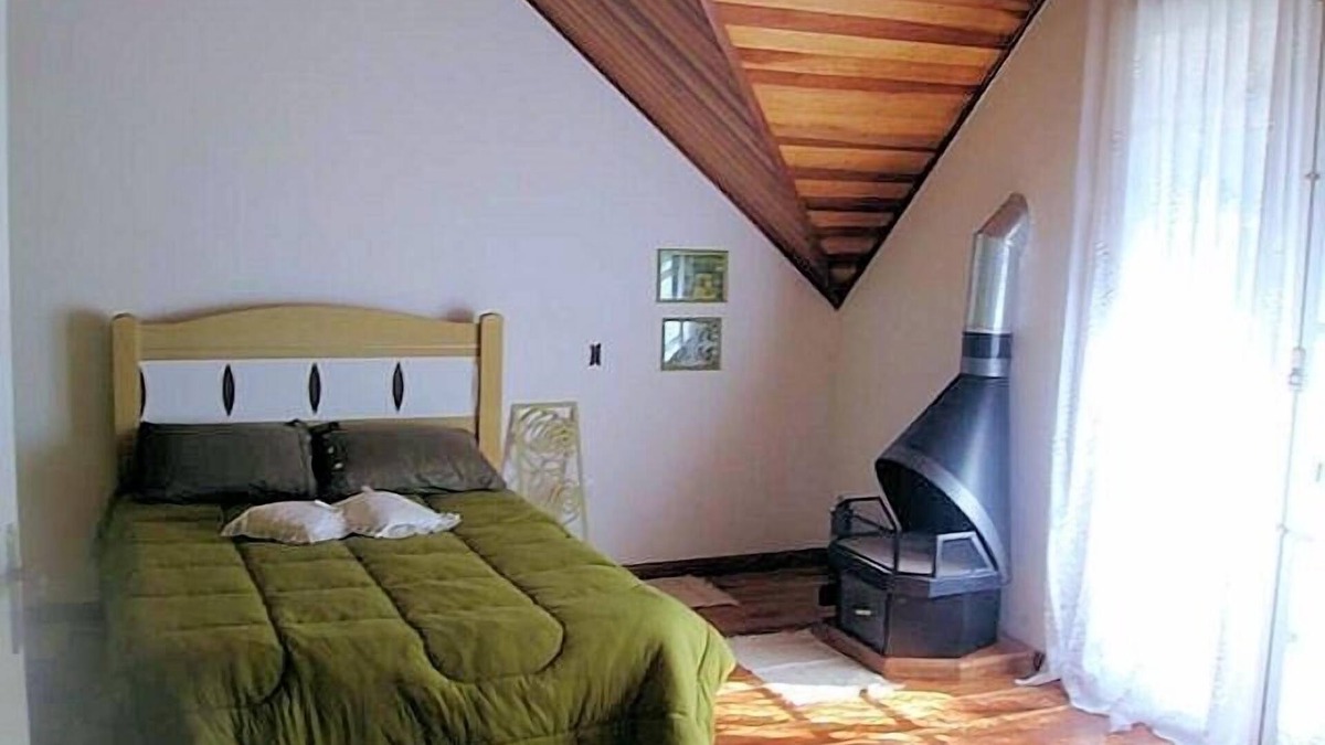 Jardim do Embaixador House | House Campos do Jordao Season Rental Comfort Close to Center Wi-Fi Security