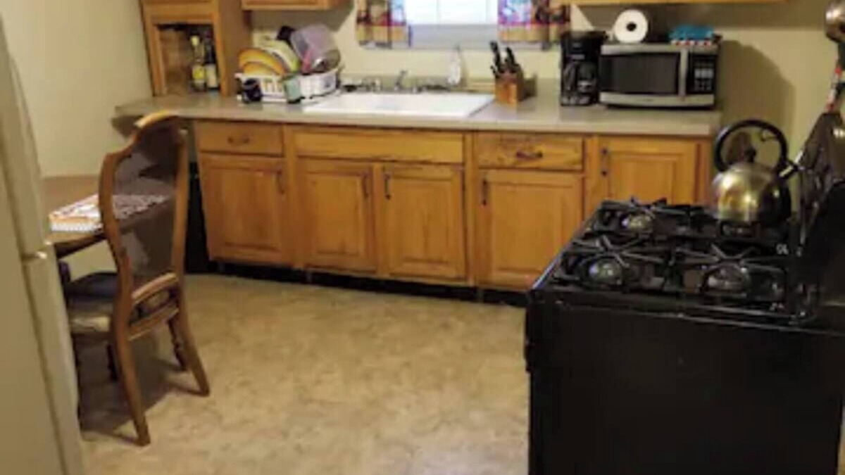 Aliquippa Apartment | House can sleep 8 or more people