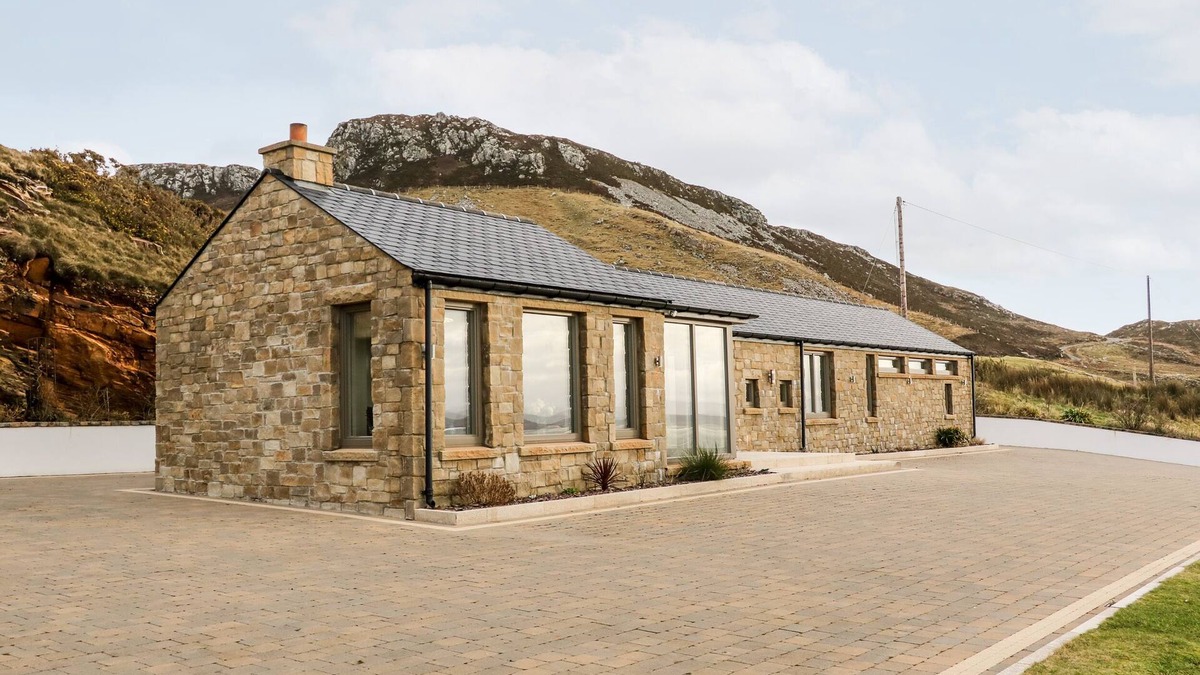 Maghery House | HOUSE CROHY HEAD, pet friendly in Dungloe, County Donegal
