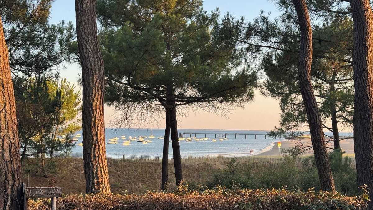 La Tranche-sur-Mer House | House facing the sea, 4 bedrooms 3 bathrooms, 80m from the beach