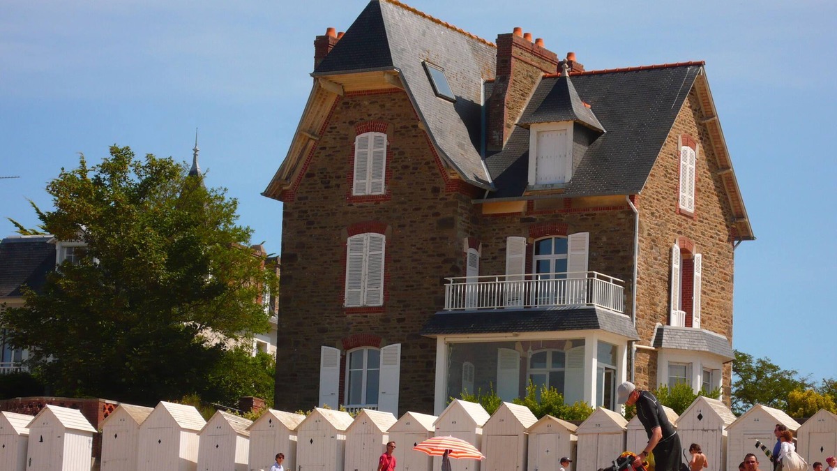 Saint-Briac-sur-Mer House | House feet in the water