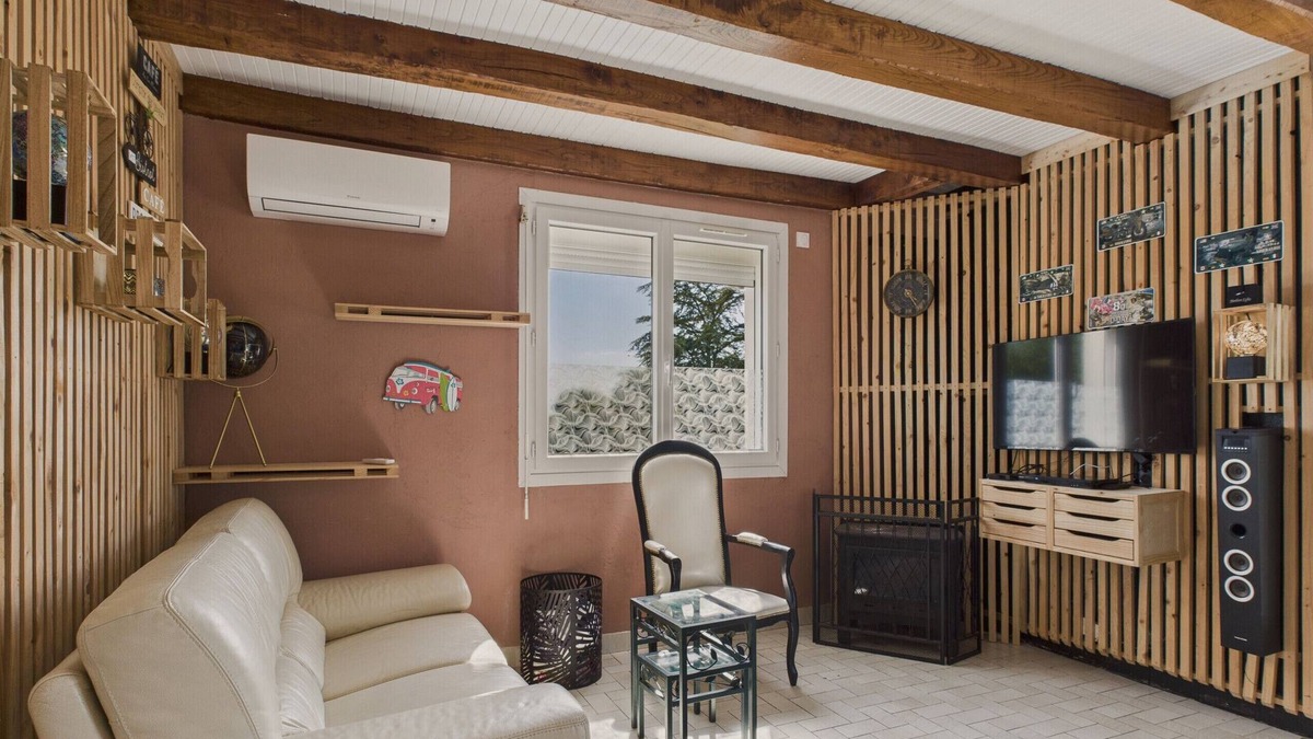 Le Bernard Ski Chalet | House for 2 adults and 2 children with garden