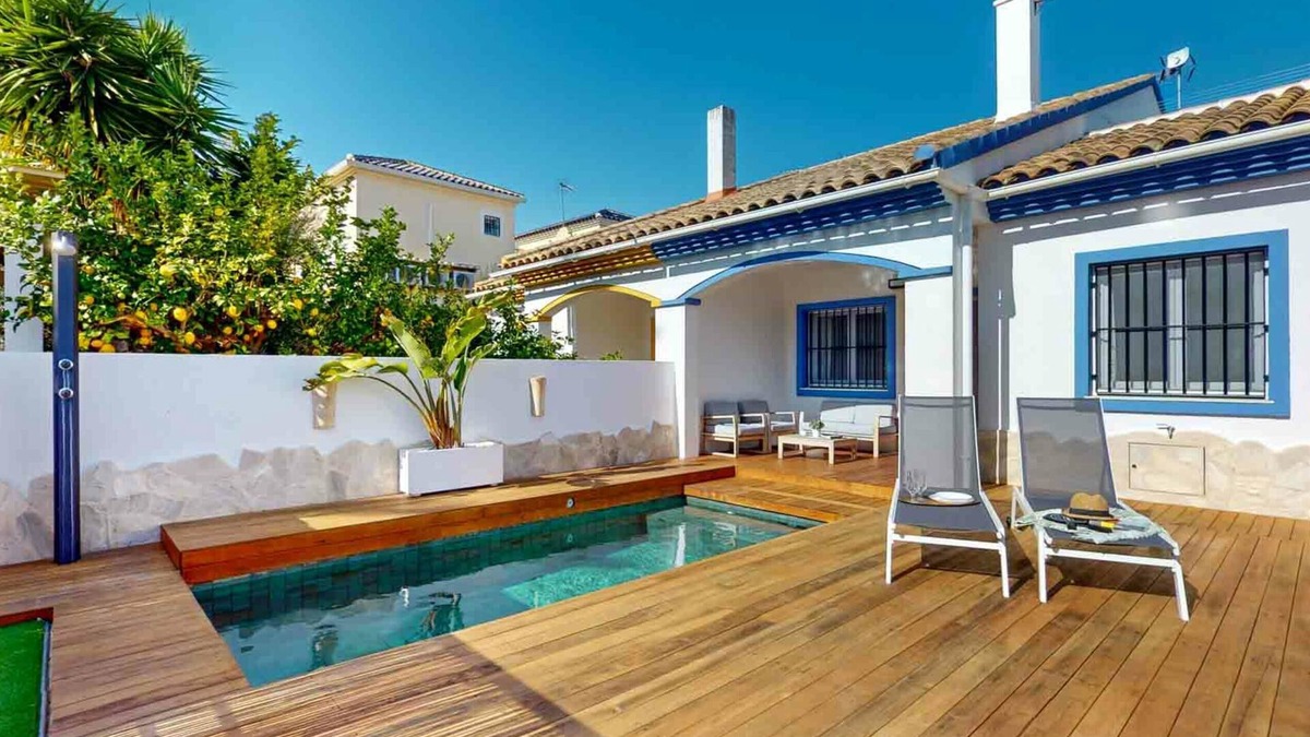 Vergel House | House for 4 persons with private pool, A/C, Wifi