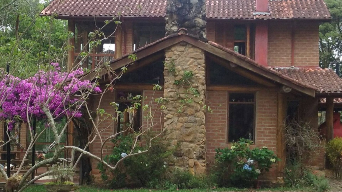 Goncalves Cottage | House for 6 people in mountainous region, with fireplace, wood-burning stove