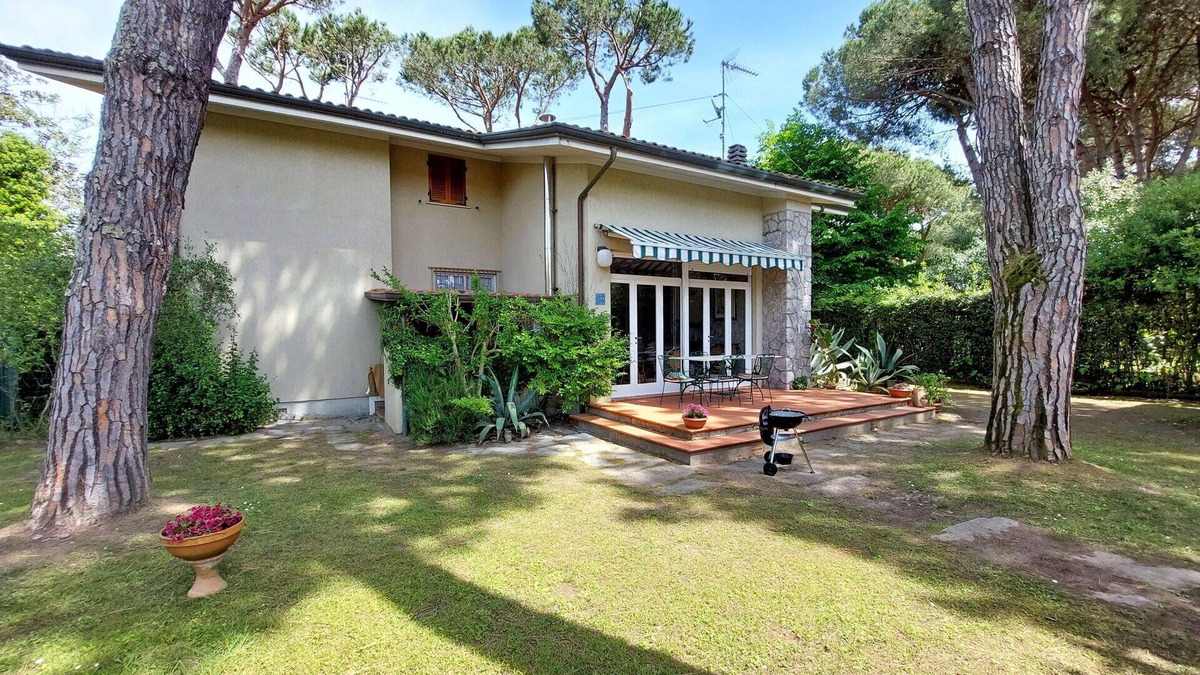 Ronchi House | House for 7 People with private garden near the Sea