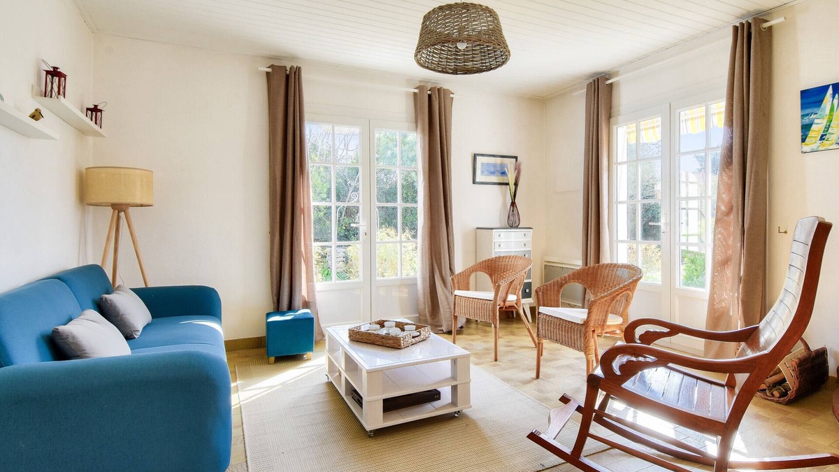 Barbatre Ski Chalet | House for 7 people 900m from the beach