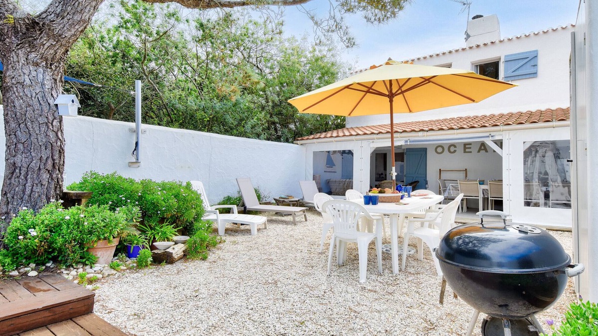 La Gueriniere Ski Chalet | House for 8 - 100 m from the beach - Garden