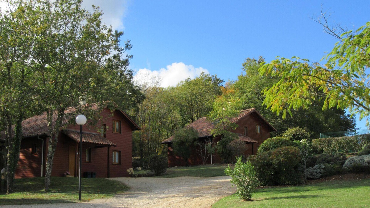 Lachapelle-Auzac House | House for 8, on a golf course with pool view