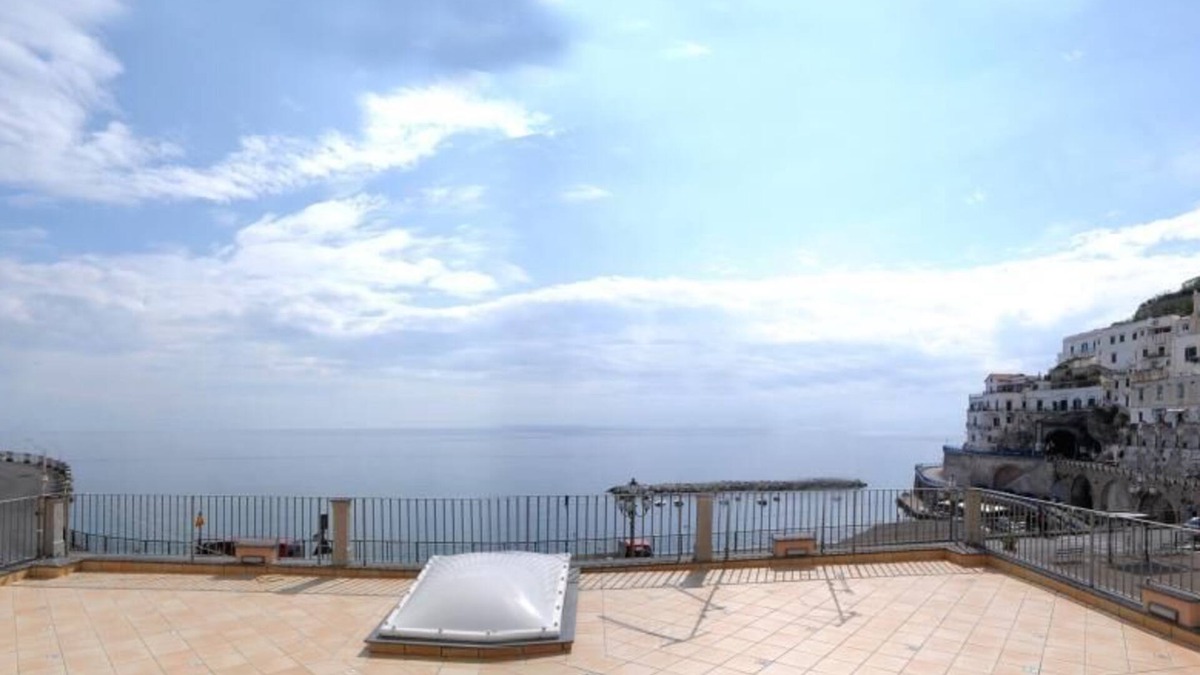 Atrani Apartment | House for families with terrace and sea view, only 1km from the center of Amalfi