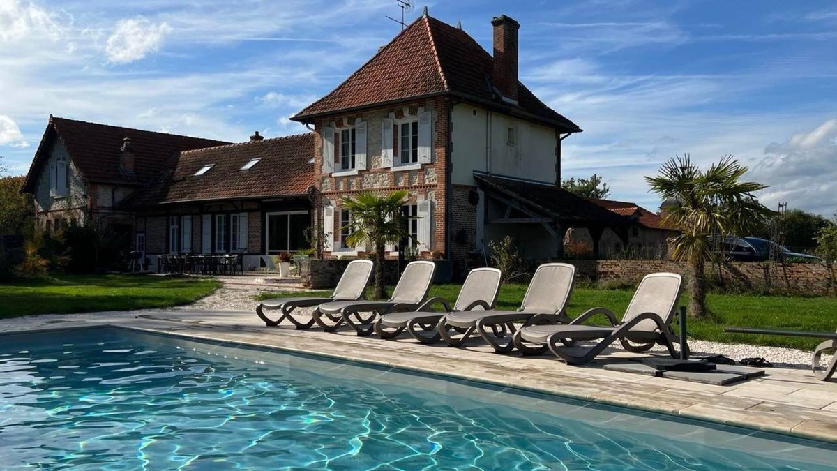 Chaumont-sur-Tharonne House | House for 15 people, in the heart of the Sologne, heated swimming pool.