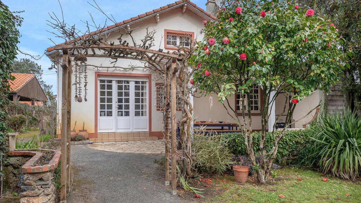 Saint-Brevin-les-Pins Ski Chalet | House for 8 - St Brevin