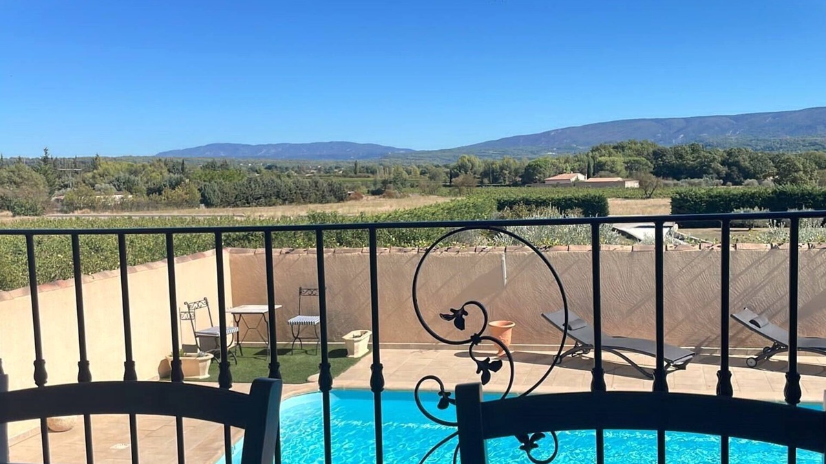 Cabrieres-d'Avignon House | House for rent near Gordes