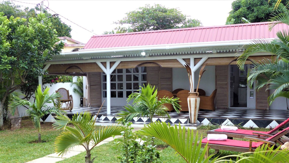 Camp Bestel House | House for rent 5 minutes walk from the sea, 1km from Trou aux Biches Gardien